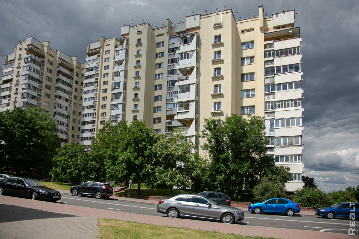 Узнали, как живется на проспекте Победителей напротив стелы в Минске —  последние Новости на Realt