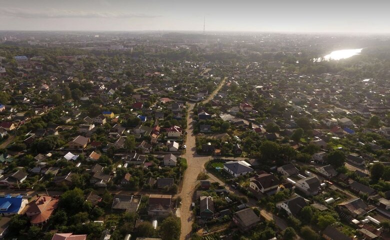 В огромном частнике, недалеко от центра. Тут купили самый дорогой дом Витебска в ноябре