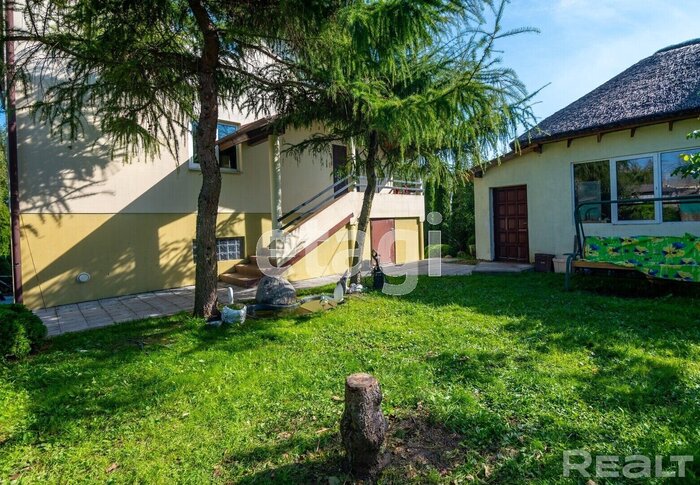 В 12 км от Минска продается дом в СТ, в котором можно жить постоянно и с комфортом. Цена не кусается