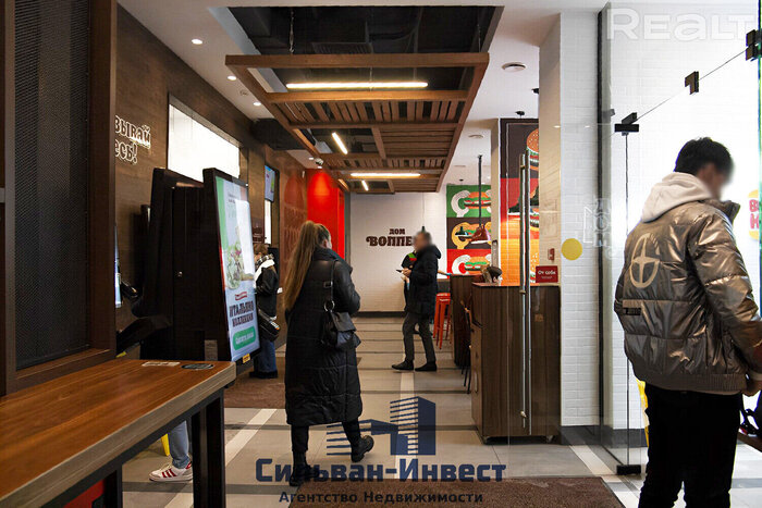 Напротив вокзала в Минске продается помещение с \"Бургер Кингом\". И ...