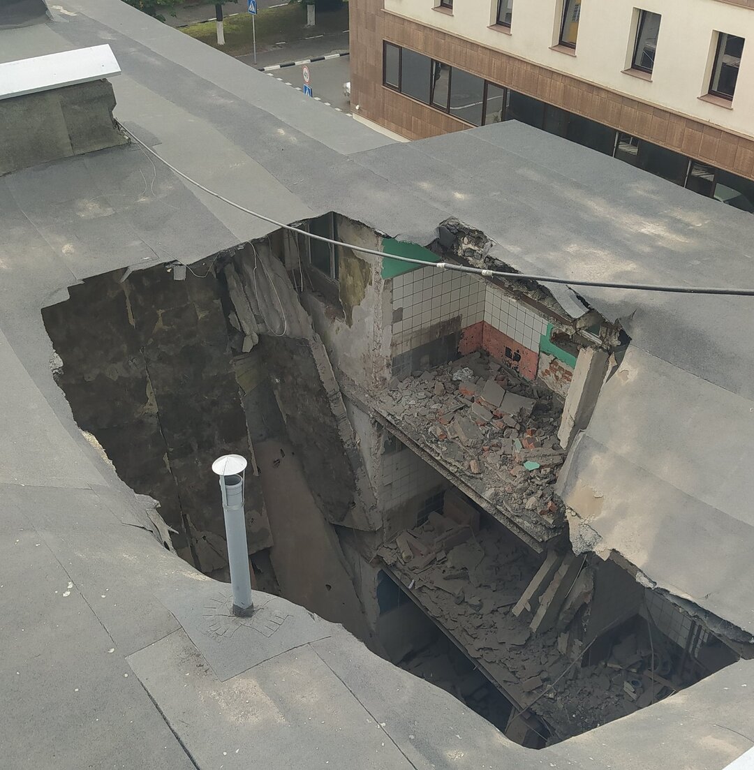 Фотофакт: в Гомеле при установке окон обрушились перекрытия сразу на  четырех этажах — последние Новости на Realt