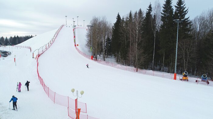 Расчехляем лыжи и сноуборды! Узнали, сколько стоит покататься и переночевать на белорусских горнолыжных курортах
