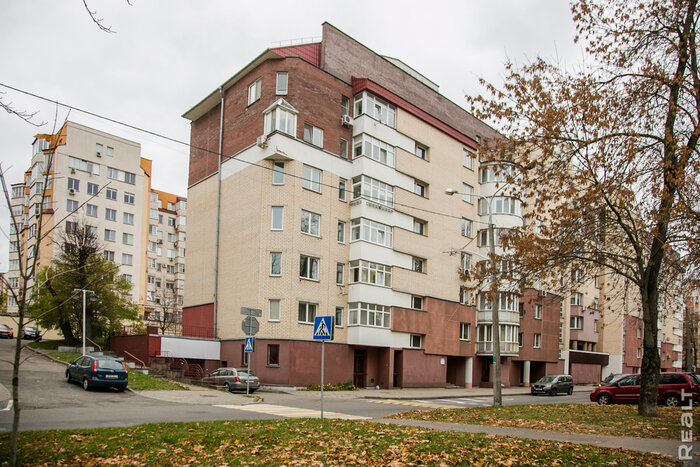 Как живется в домах рядом с единственной в Минске мечетью? Прогулялись по очень контрастной улице