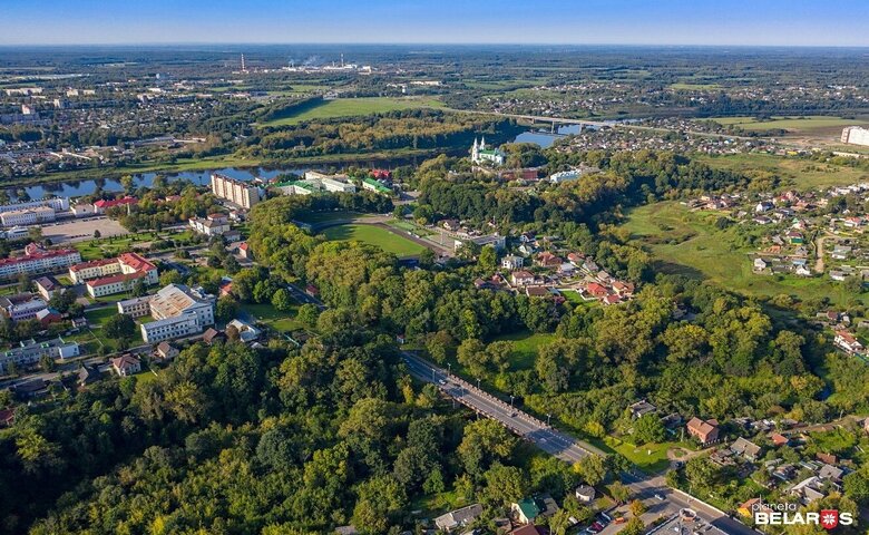 Прямо за древнейшим собором Беларуси. Здесь купили самый дорогой дом Витебщины в октябре