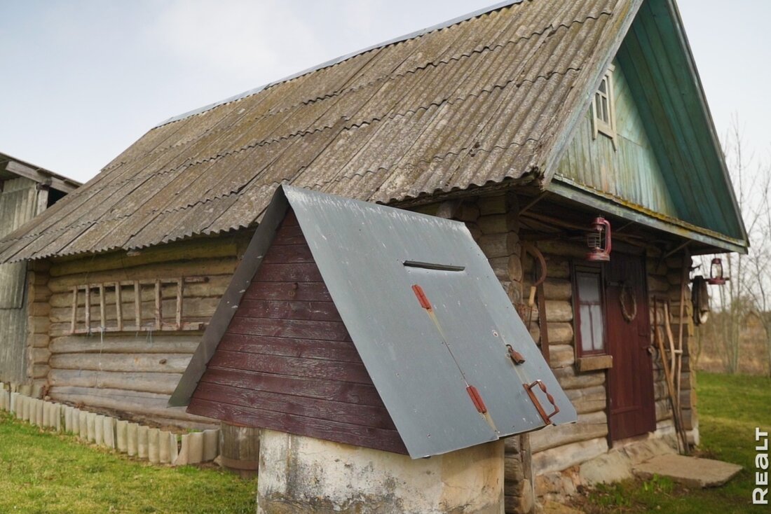 Белоруска восстанавливает родовое гнездо в глухой деревне у реки