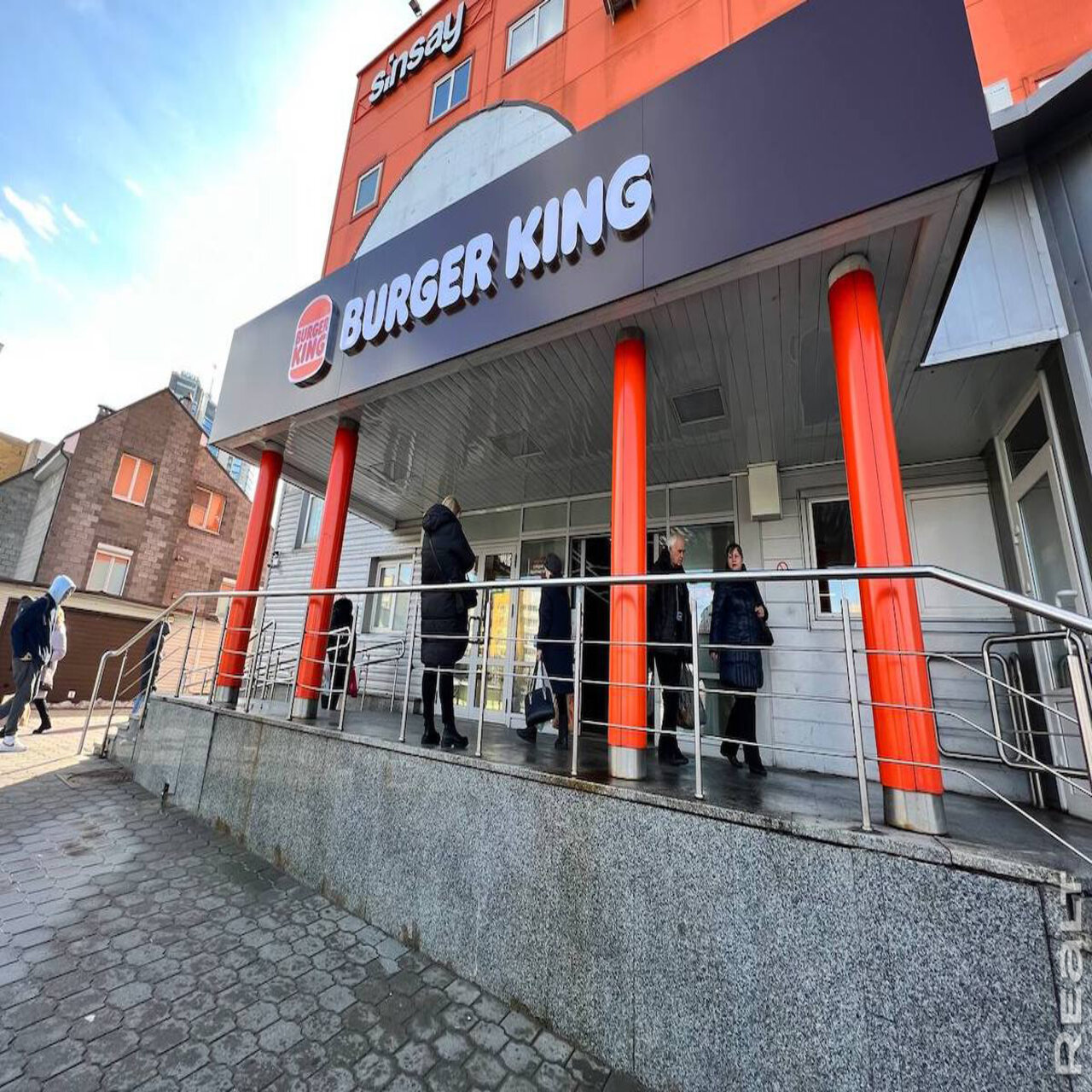 Burger King в «Короне» на месте кафе в «Амстердам» откроется в среду, 15  марта — последние Новости на Realt