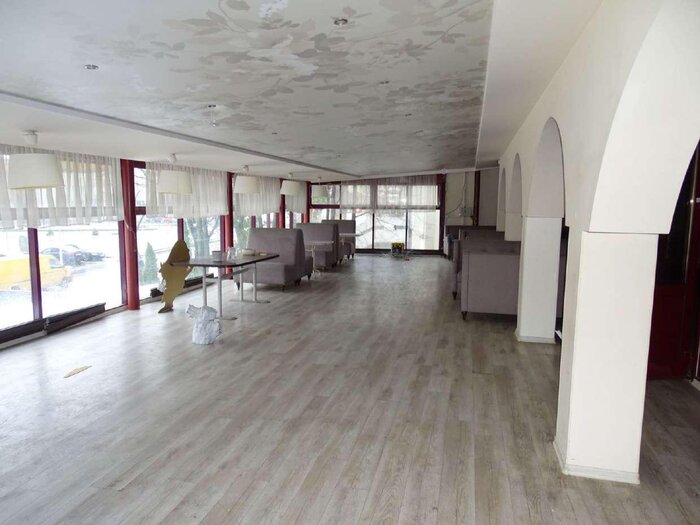 Управделами президента предлагает для аренды двухэтажное помещение бывшего «Мон кафе» на Мельникайте в Минске