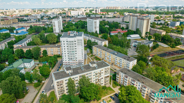 Показываем элитный дом в центре Минска, про который мало кто знает. На старте продаж метр тут был от 1600, а сейчас?