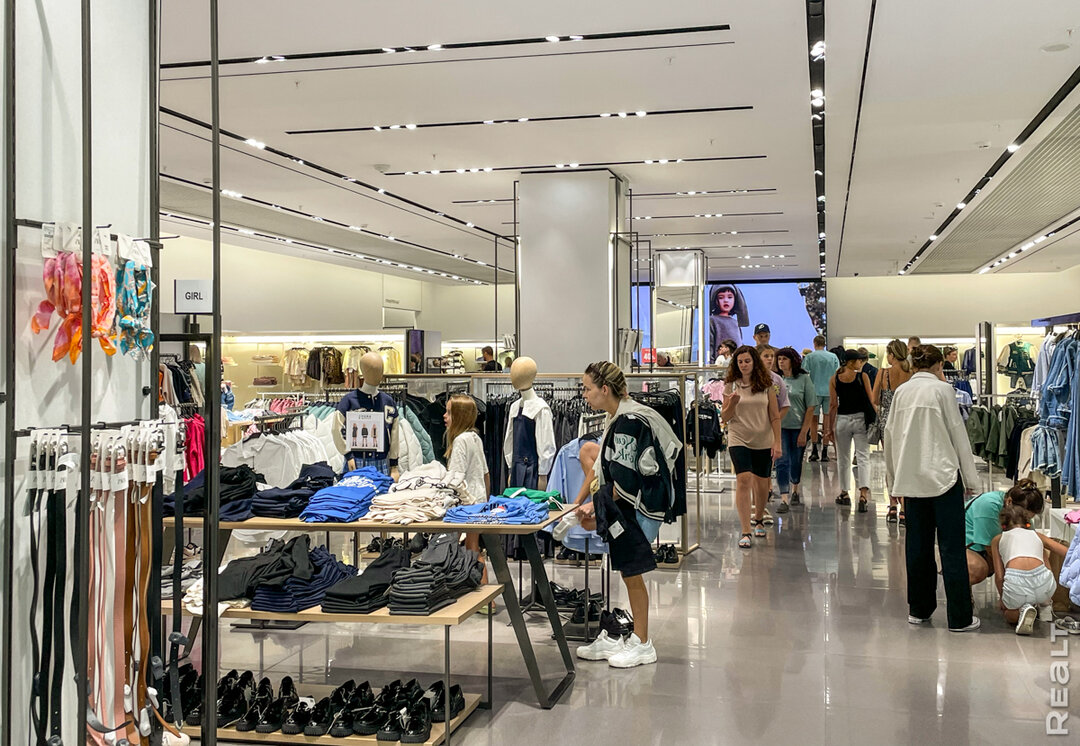 Посмотрели, что происходит в Dana Mall, куда едут россияне после закрытия  Zara — последние Новости на Realt