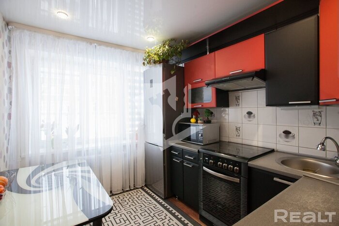 Не хватает на жилье в Минске? Собрали недорогие квартиры в городах-спутниках, где сразу можно жить