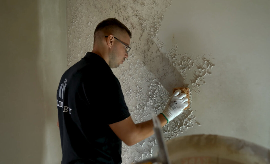 Декоративная штукатурка стен своими руками — подготовка и методы нанесения