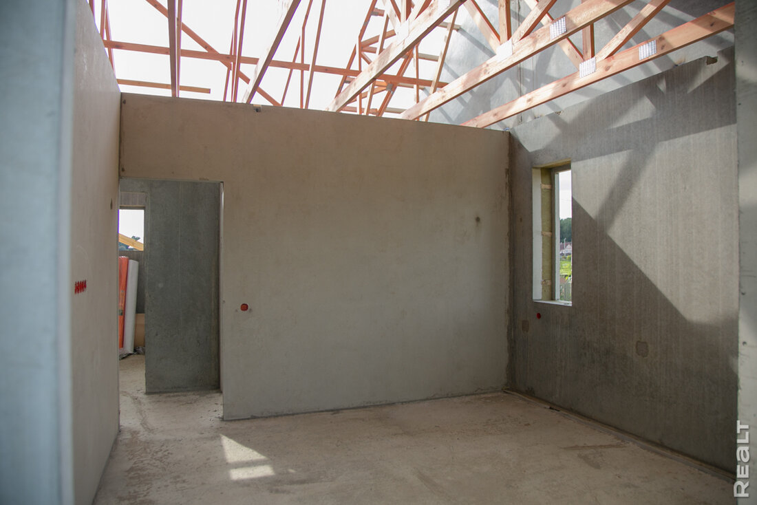 Как белорусы за три месяца построили дом из бетонных панелей