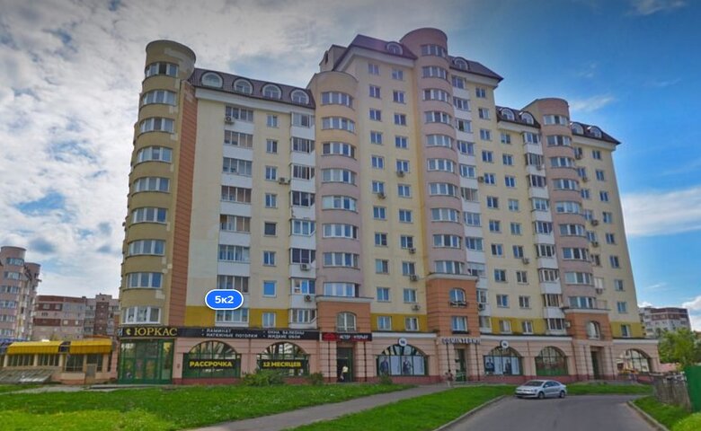 В этом доме селились обеспеченные витебляне 2000-х. Здесь купили самую дорогую квартиру в сентябре