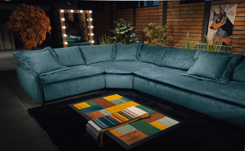 Витебская фабрика подарила диван мужчине, о котором говорит весь Threads