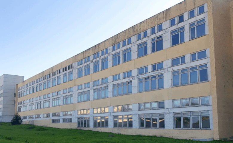 Этот завод в Гродно когда-то делал детали для Volkswagen. Его корпус выставили на торги