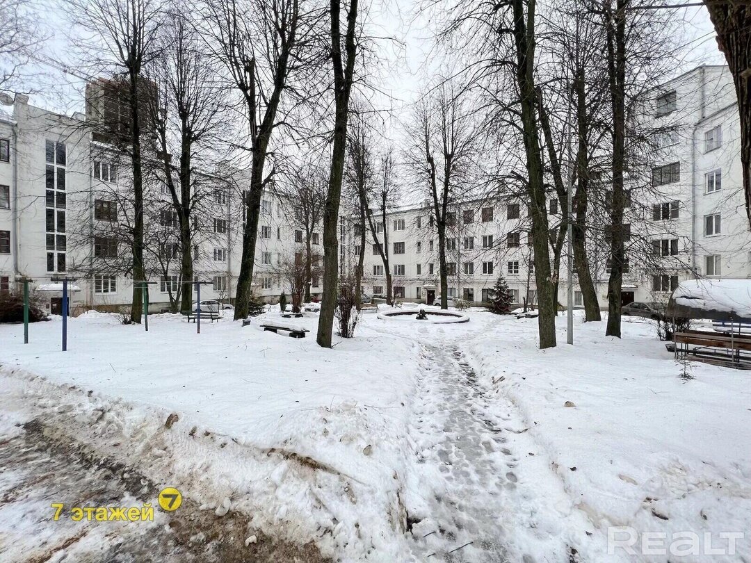 В знаменитой сталинке в Минске продается квартира. Чем уникален дом? —  последние Новости на Realt