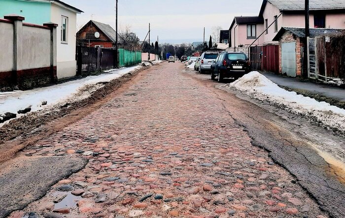 А вы знали, что в Минске есть улица со старой каменной мостовой? Посмотрели, что тут продается