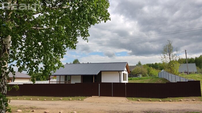 Cтроитель из Беларуси показал свой бюджетный дом: даже с мебелью он стоит 540 долларов за «квадрат»