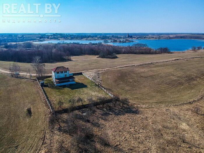 В гордом одиночестве у озера: продается дом за $140 тысяч недалеко от Браслава