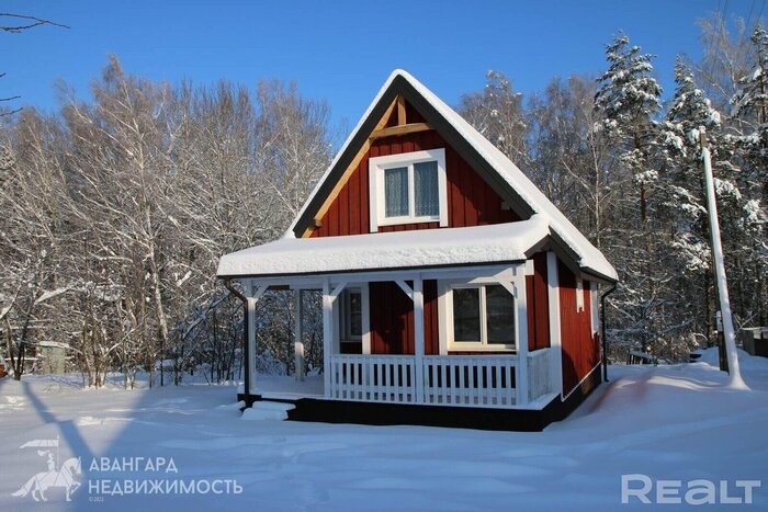 Инстаграмная дача прямо рядом с лесом. Нашли милый домик недалеко от Минска — с новым ремонтом и санузлом