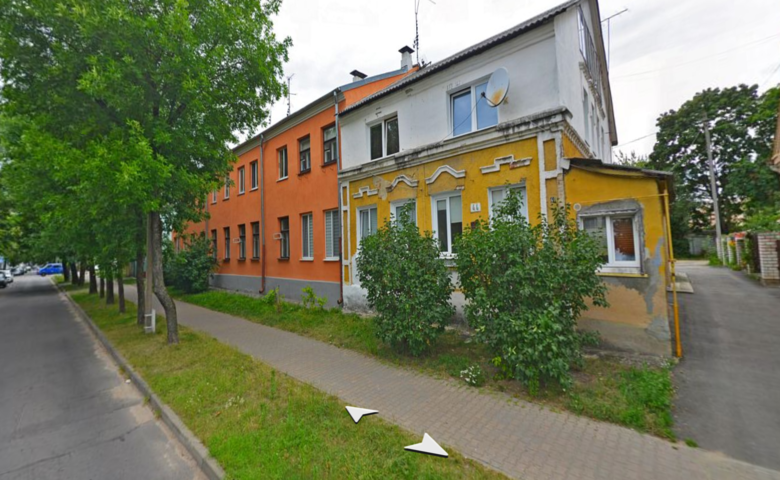 В довоенном доме в центре Бреста продают двухкомнатную квартиру. Стоит как половина однушки в Минске