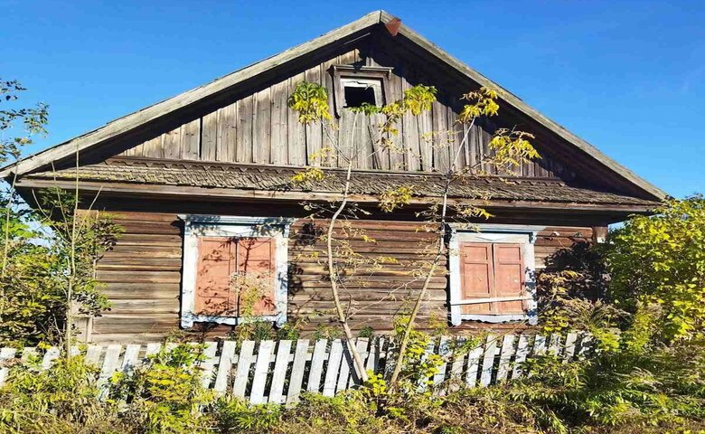 В лесу, у озер и на берегу двух рек. Смотрим дома за 42 рубля в классных местах