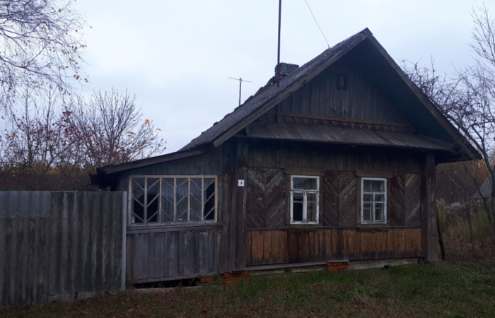 Кому домик в деревне за 37 рублей? Изучили новый реестр пустующих домов, где есть хаты на продажу