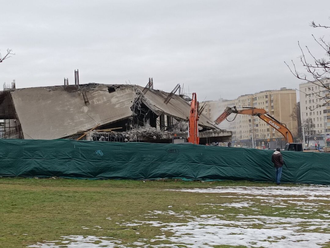 На Притыцкого начался снос несостоявшегося ТРЦ «Гуливер» — последние  Новости на Realt