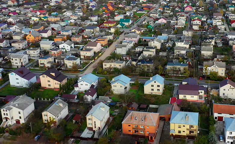 На бывшем болоте, в 10 минутах от центра. Рассказываем о самом дорогом доме, купленном в Бресте в сентябре