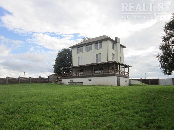 В гордом одиночестве у озера: продается дом за $140 тысяч недалеко от Браслава