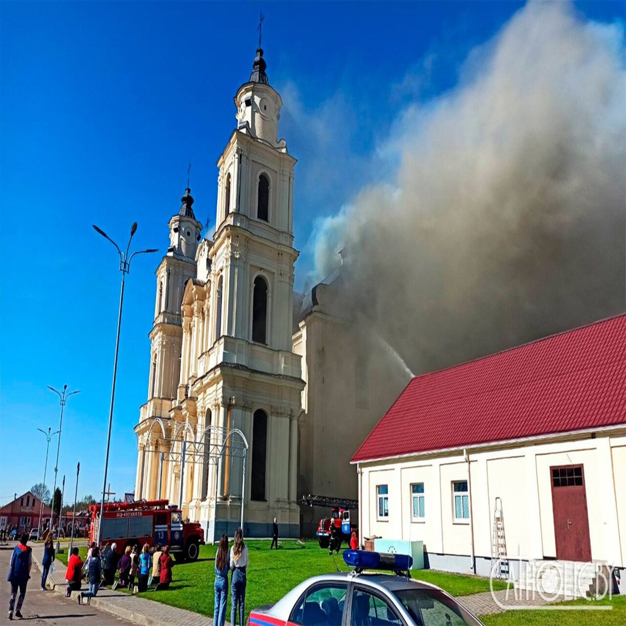 Сгорела крыша знаменитого Будславского костела. Какие храмы в Беларуси еще  повредил или уничтожил огонь — последние Новости на Realt