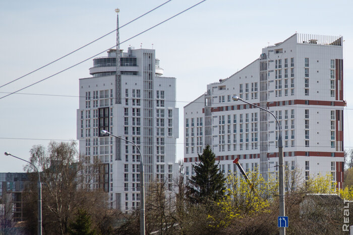 Два дома готовы, третий − пока на паузе. Посмотрели, как строится ЖК «Петровские верфи» в Минске