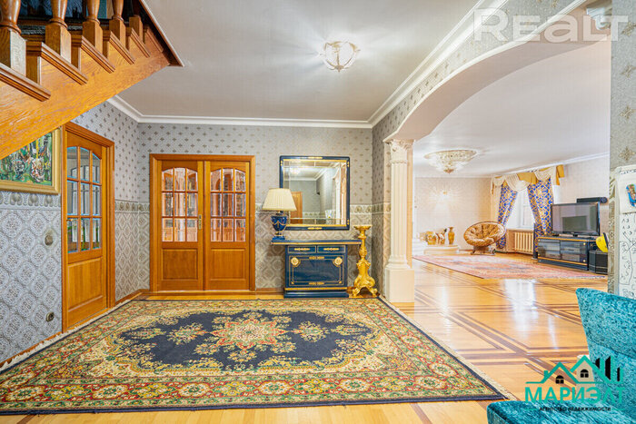 Мебель Versace, 9 комнат, камин и сауна. Смотрите, какую квартиру в Минске продают за миллион долларов
