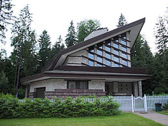 Коттедж на Рублевке из базы компании _Усадьба_. Фото с сайта компании