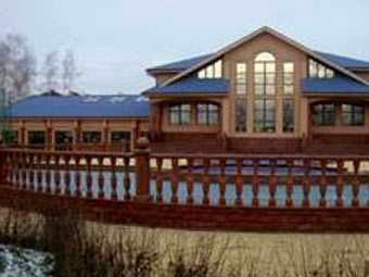 Особняк на Новорижском шоссе. Фотография портала _ГдеЭтотДом.Ру_. 