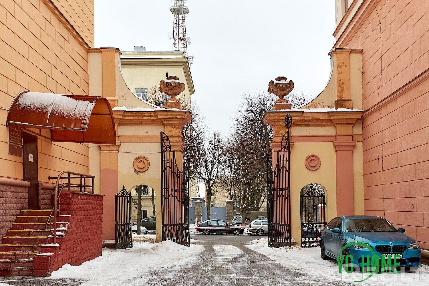 В Минске в легендарном доме под шпилем продается квартира. Показываем —  последние Новости на Realt