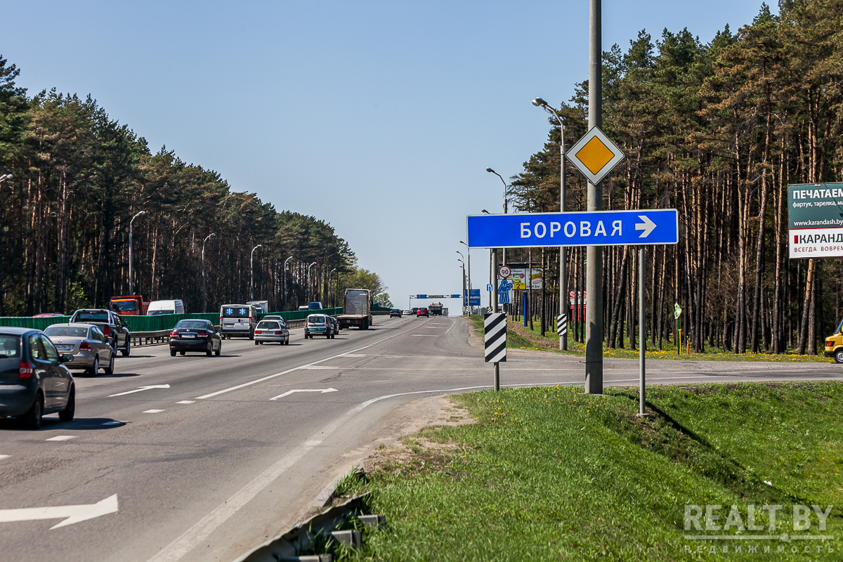 Не «Новая Боровая», но рядом. В лесу возле Уручья «спрятаны» три  новостройки, где квартиры стоят от $1000 за «квадрат» — последние Новости  на Realt