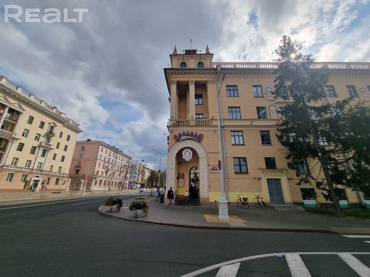 Снять квартиру в центре Минска. Вот вариант с самым известным балконом на  площади Победы — последние Новости на Realt