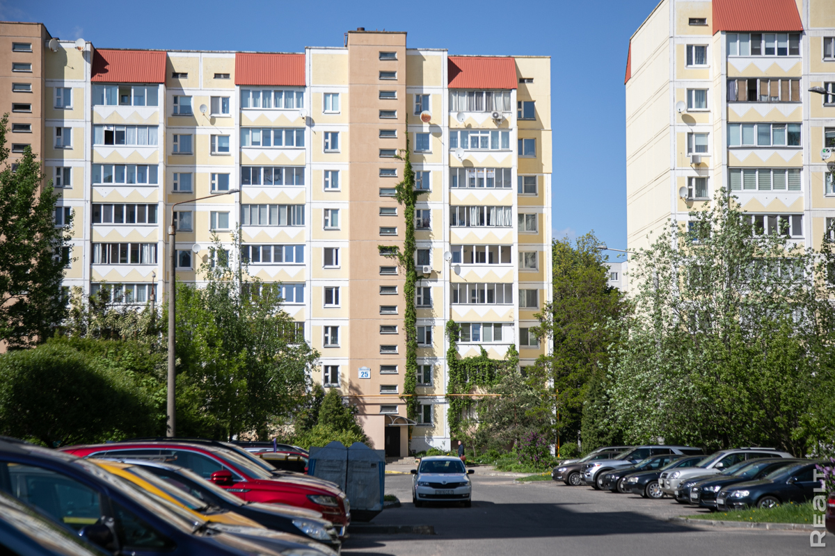 После 17:30-18:00 мест нет совсем». Как паркуются минчане и каким они видят  идеальный паркинг? — последние Новости на Realt