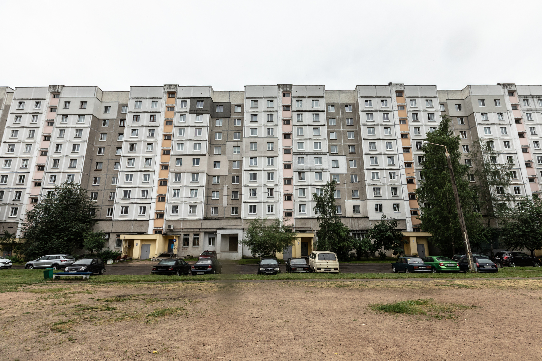 С потолка вода с дерьмом капает, а меня просят подождать до понедельника».  После сильного ливня минчанину серьезно затопило квартиру — последние  Новости на Realt