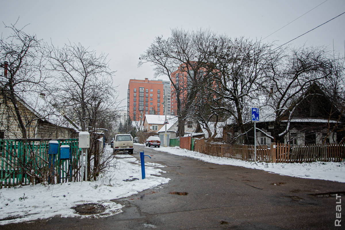 В двухтысячном говорили, что тут будет строить Лужков». Посмотрели, как  живет частный сектор возле Минск Мира - Telegraf.news