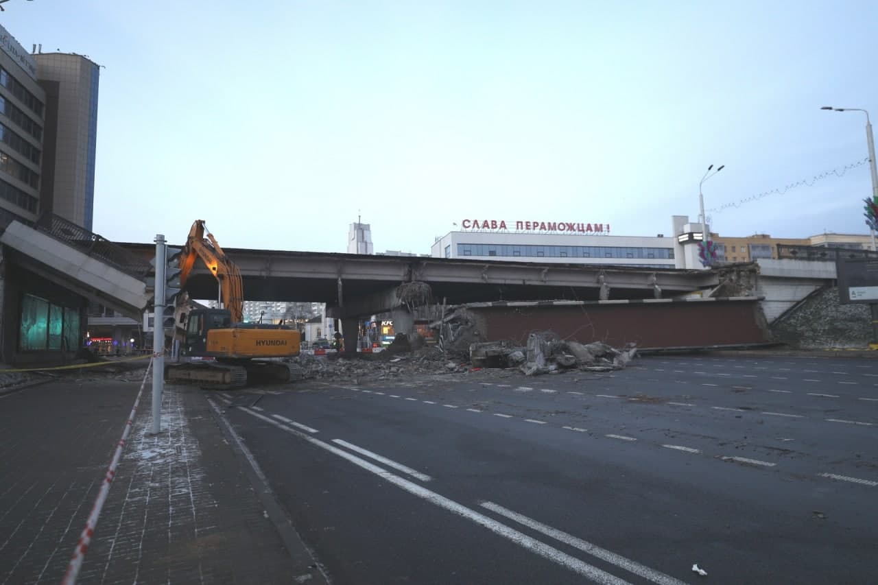 Часть моста на Немиге рухнула, движение транспорта на Немиге перекрыто —  последние Новости на Realt